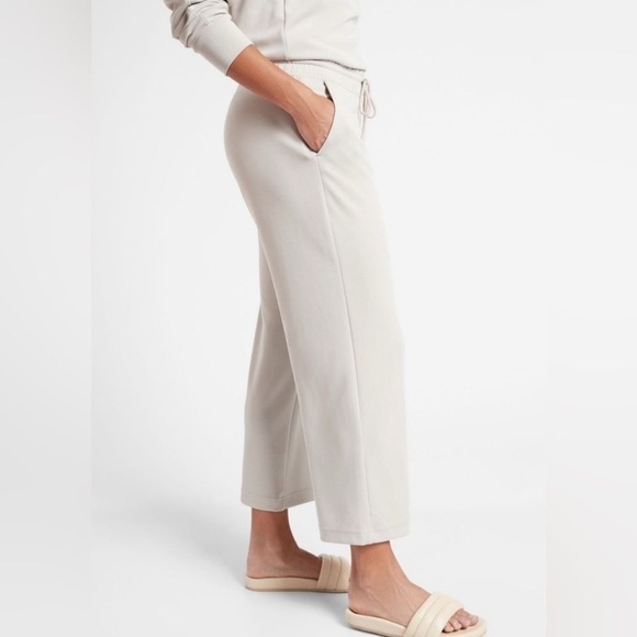 NWOT Athleta Seasoft Straight Crop Pants size XL regular length in Abalone white - Picture 2 of 11